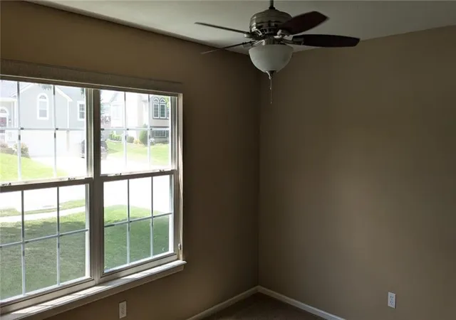 Photo 3 of Single family home for sale at 324 NE Woodbury Dr, Lees Summit, MO 64086 | MLS# 2630833 | Listing updated on 2026-08-25