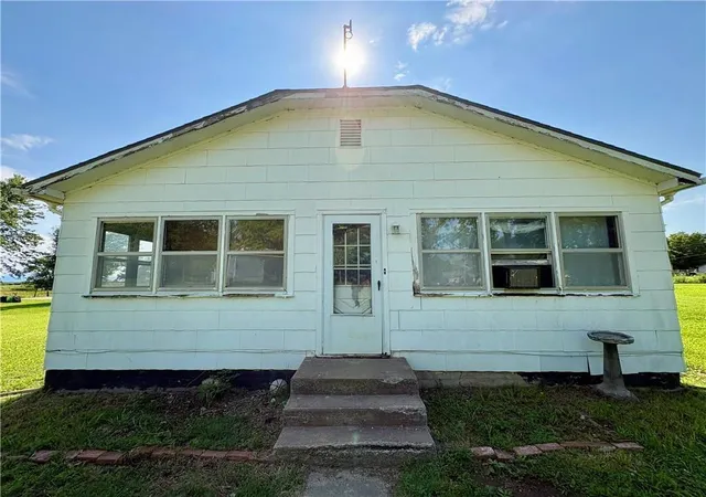 Homes for sale in Bronson, KS | 304 Clay St, Bronson, KS 66716 | MLS# 2630848
