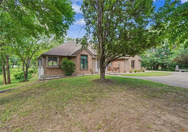 3rd image of 204 E High St, Baldwin City, KS 66006 | MLS# 2630862
