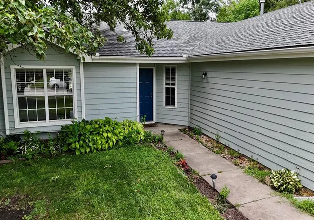 Homes for sale in Lawrence, KS | 2717 Wildflower Dr, Lawrence, KS 66047 | MLS# 2630866