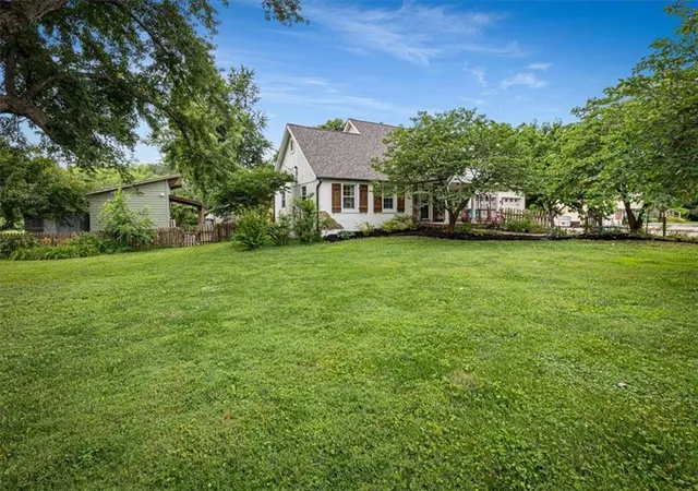 2nd image of 1425 H Hwy, Liberty, MO 64068 | MLS# 2630873