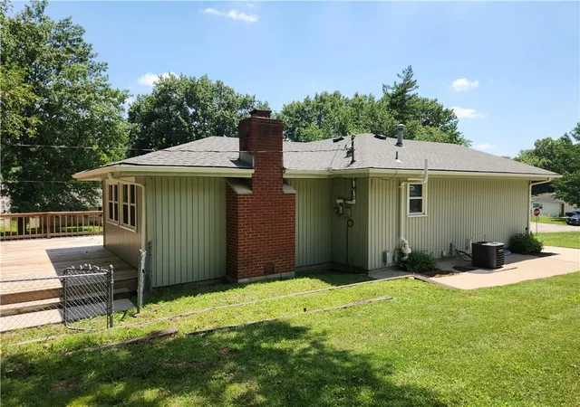 Photo 1 of Sale Pending at 3219 S Vest Ave, Independence, MO 64055 | MLS# 2630875 | Listing updated on 2026-08-18