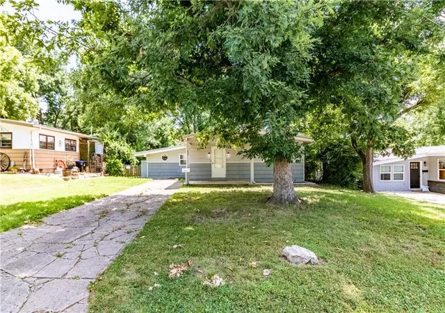 2nd image of 409 8th St, Warrensburg, MO 64093 | MLS# 2630877