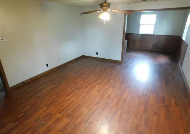 Homes for sale in Pittsburg, KS | 807 W 5Th St, Pittsburg, KS 66762 | MLS# 2630879