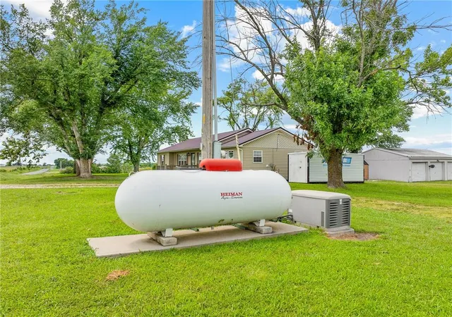 Homes for sale in Amoret, MO | 9012 Nw State Route 52 Hwy, Amoret, MO 64722 | MLS# 2630888