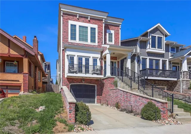 Photo 1 of Single family home for sale at 716 W 45th Street, Kansas City, MO 64111 | MLS# 2630890 | Listing updated on 2026-09-05