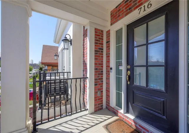 Photo 3 of Single family home for sale at 716 W 45th Street, Kansas City, MO 64111 | MLS# 2630890 | Listing updated on 2026-09-19