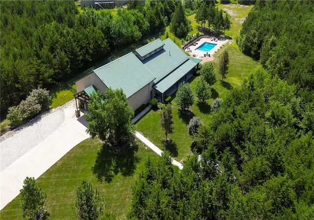 1st image of 31305 W 89Th St, De Soto, KS 66018 | MLS# 2630896
