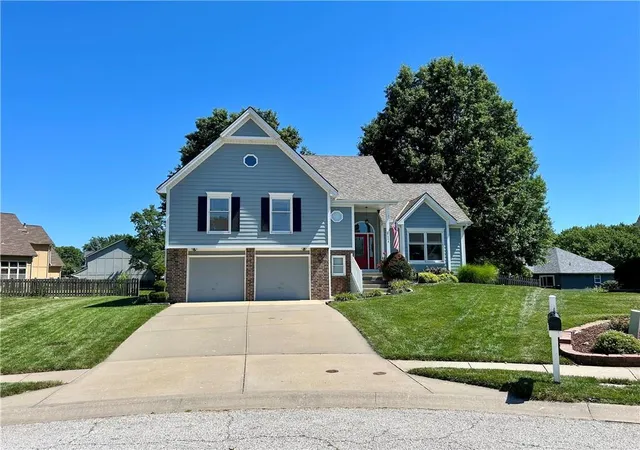2nd image of 7608 Nw 76th Pl, Kansas City, MO 64152 | MLS# 2630907