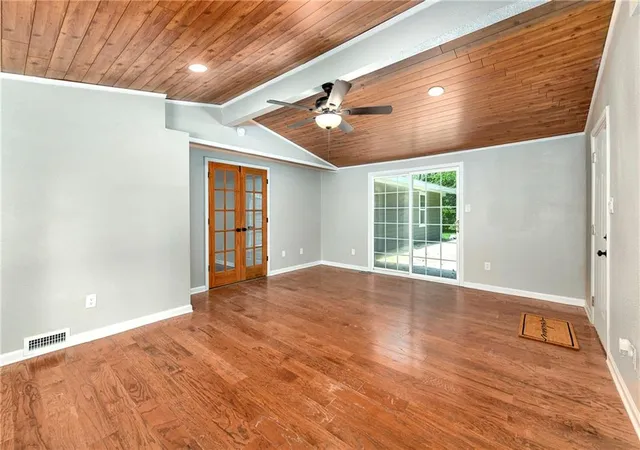 1st image of 7132 Parallel Pkwy, Kansas City, KS 66112 | MLS# 2630922