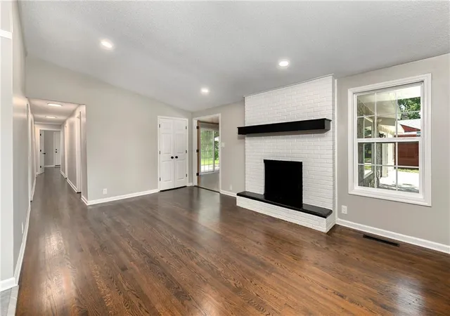 5th image of 7132 Parallel Pkwy, Kansas City, KS 66112 | MLS# 2630922
