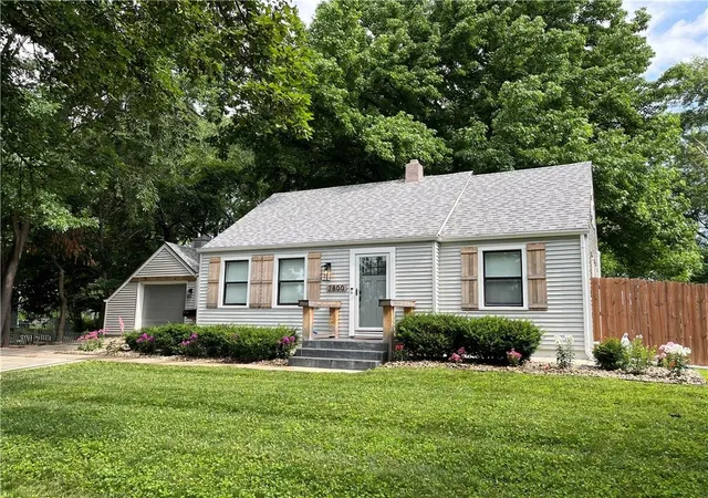 Homes for sale in Mission, KS | 7800 W 64th St, Mission, KS 66202 | MLS# 2630927