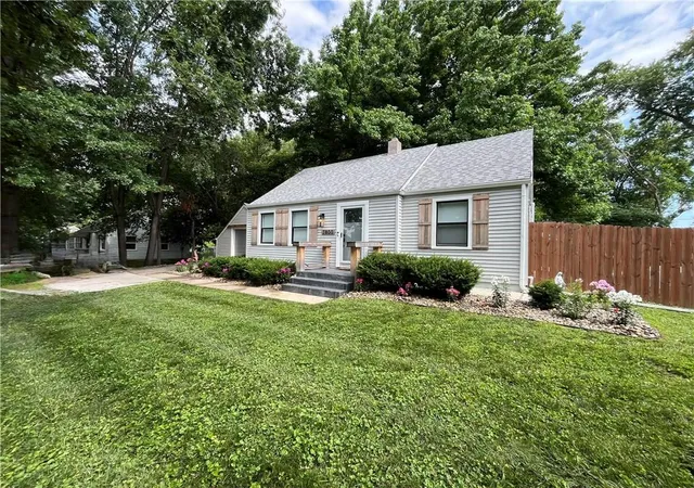 Photo 3 of Single family home for sale at 7800 W 64th Street, Mission, KS 66202 | MLS# 2630927 | Listing updated on 2026-07-11