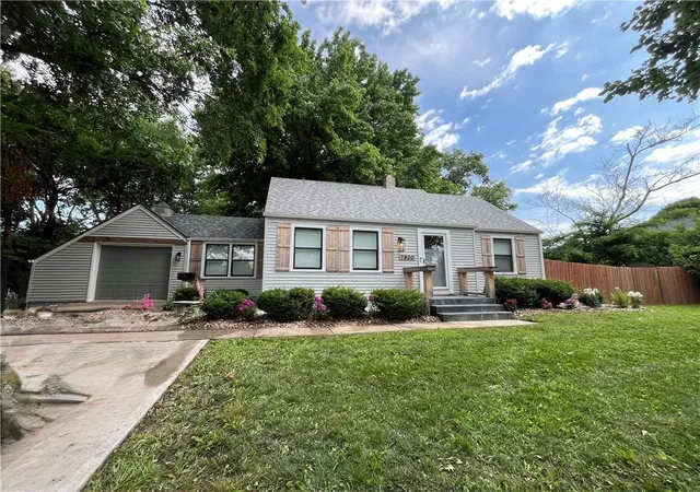 Photo 3 of Single family home for sale at 7800 W 64th Street, Mission, KS 66202 | MLS# 2630927 | Listing updated on 2026-07-11