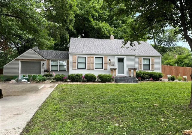 Photo 4 of Single family home for sale at 7800 W 64th Street, Mission, KS 66202 | MLS# 2630927 | Listing updated on 2026-07-11