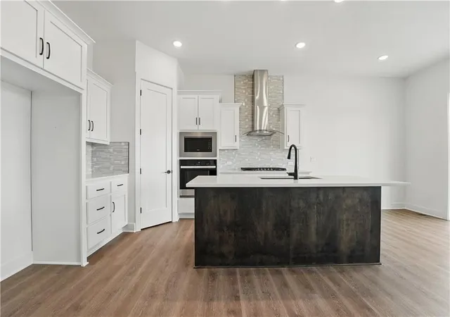 Photo 2 of Sale Pending at 1606 Nw 105th Terrace, Kansas City, MO 64155 | MLS# 2630930 | Listing updated on 2026-08-28