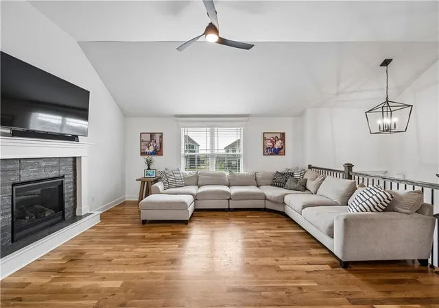 Photo 2 of Sale Pending at 11848 N Kentucky Ave, Kansas City, MO 64157 | MLS# 2630937 | Listing updated on 2026-08-31