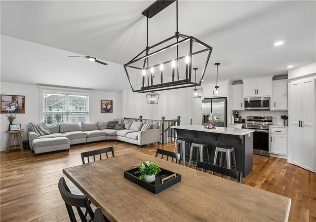 Photo 3 of Sale Pending at 11848 N Kentucky Ave, Kansas City, MO 64157 | MLS# 2630937 | Listing updated on 2026-08-31