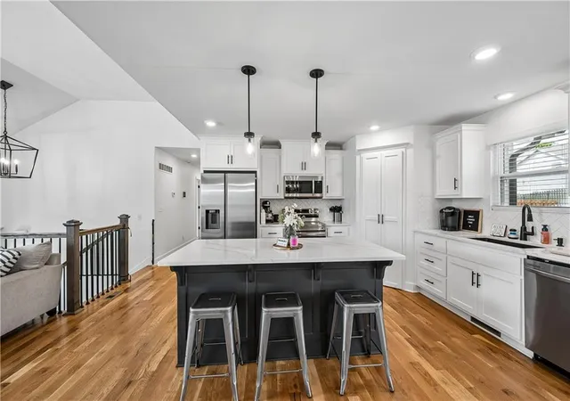 Photo 3 of Sale Pending at 11848 N Kentucky Ave, Kansas City, MO 64157 | MLS# 2630937 | Listing updated on 2026-08-31