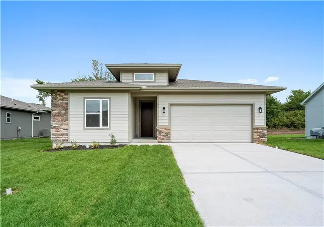 Photo 1 of Single family home for sale at 1490 N 162nd Terrace, Basehor, KS 66007 | MLS# 2630941 | Listing updated on 2026-09-30