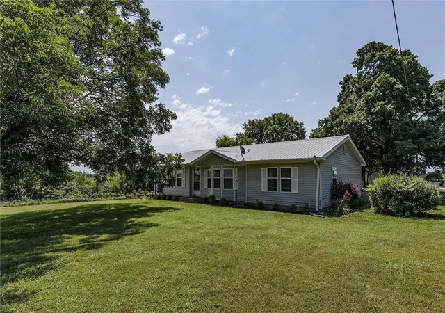 Homes for sale in Amoret, MO | 9009 Nw County Road 2002 Road, Amoret, MO 64722 | MLS# 2630947