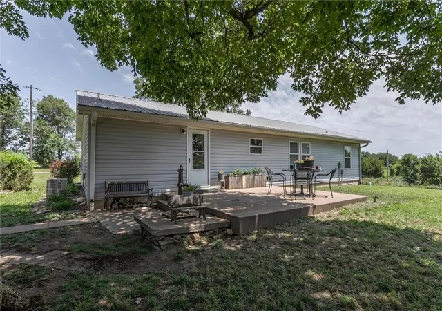 Homes for sale in Amoret, MO | 9009 Nw County Road 2002 Road, Amoret, MO 64722 | MLS# 2630947