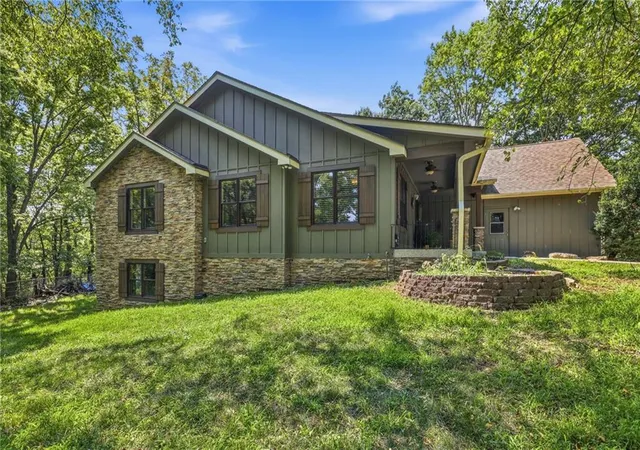 Photo 1 of Single family home for sale at 9000 Oak Country Ln, De Soto, KS 66018 | MLS# 2630950 | Listing updated on 2026-10-06