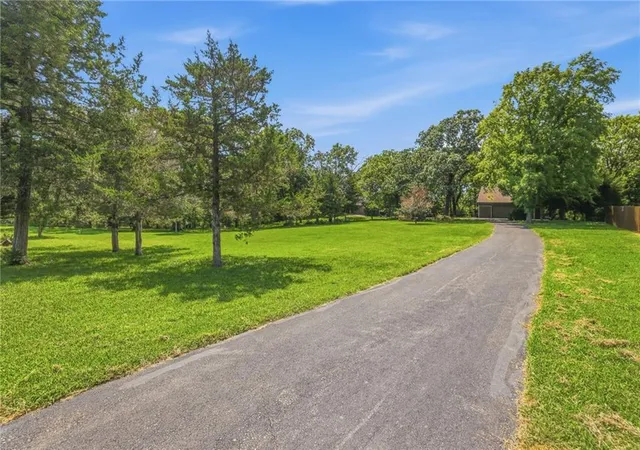 4th image of 9000 Oak Country Ln, De Soto, KS 66018 | MLS# 2630950