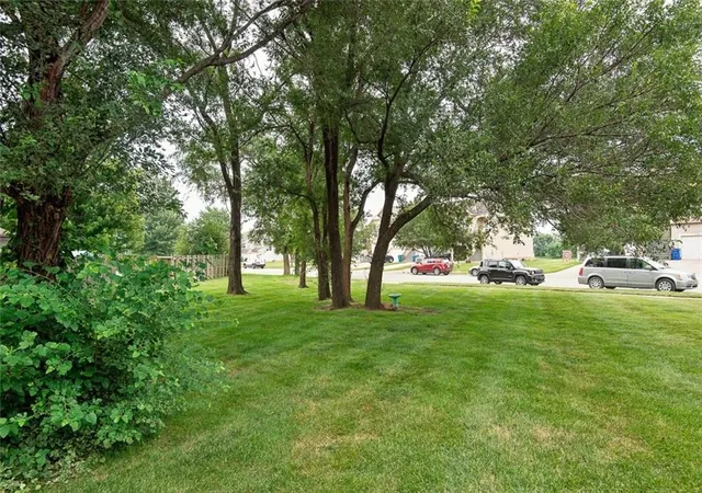 27th image of 724 S Woodson Ln, Gardner, KS 66030 | MLS# 2630957