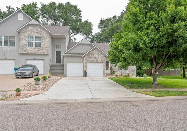 Photo 3 of Sale Pending at 724 S Woodson Ln, Gardner, KS 66030 | MLS# 2630957 | Listing updated on 2026-08-01