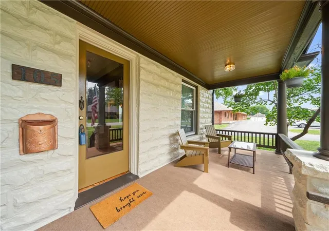 Photo 3 of Single family home for sale at 105 NE Douglas St, Lees Summit, MO 64063 | MLS# 2630958 | Listing updated on 2026-10-06