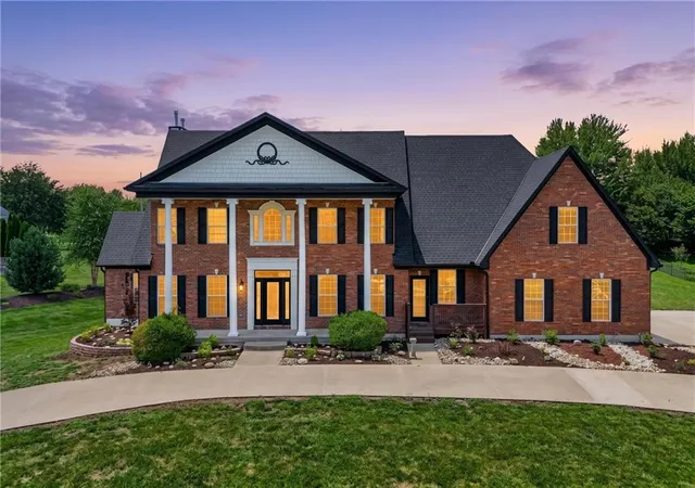 1st image of 20 Se Meadowbrook Dr, Lees Summit, MO 64082 | MLS# 2630962
