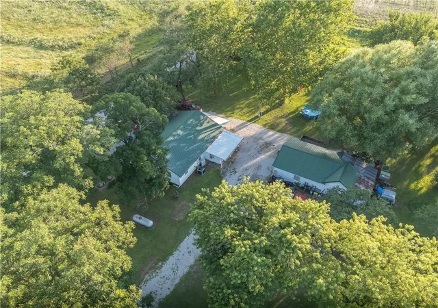 Homes for sale in Centerville, KS | 6978 W 1300 Rd, Centerville, KS 66014 | MLS# 2630972