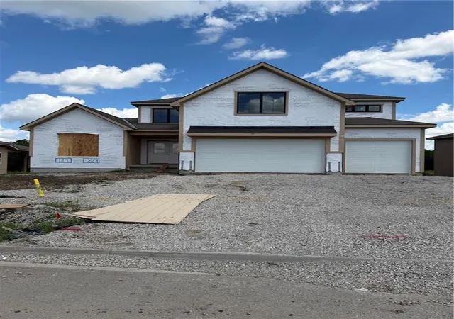 9th image of 929 Reed Dr, Raymore, MO 64083 | MLS# 2630975