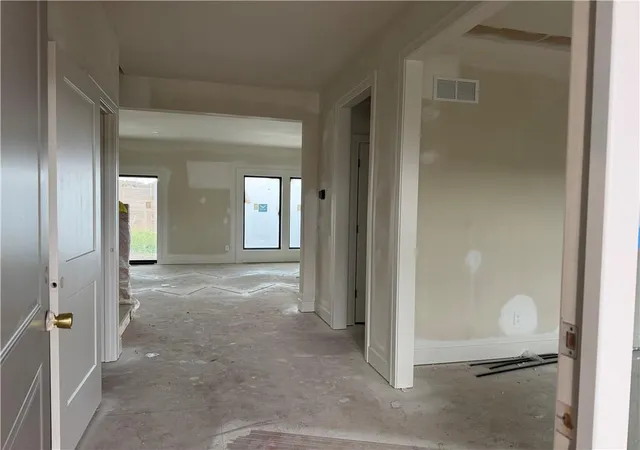 Photo 3 of Single family home for sale at 836 Reed Dr, Raymore, MO 64083 | MLS# 2630978 | Listing updated on 2026-10-14