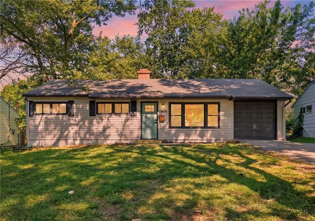 Photo 1 of Sale Pending at 11406 Oakland Ave, Kansas City, MO 64134 | MLS# 2630985 | Listing updated on 2026-07-21