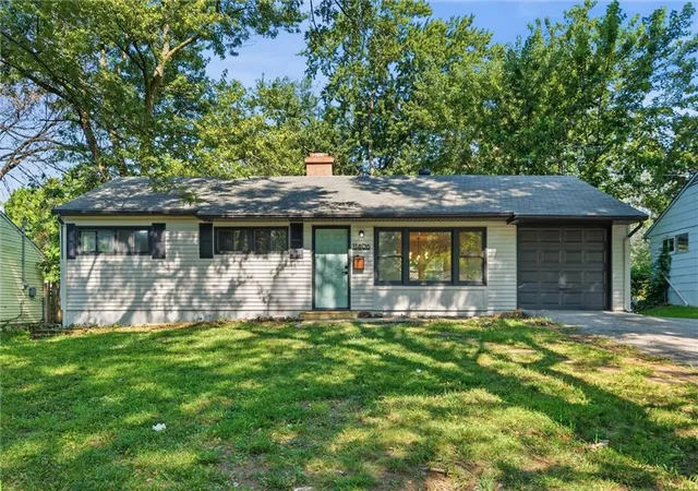 Photo 3 of Sale Pending at 11406 Oakland Ave, Kansas City, MO 64134 | MLS# 2630985 | Listing updated on 2026-07-21