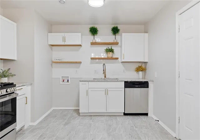 Photo 4 of Sale Pending at 11406 Oakland Ave, Kansas City, MO 64134 | MLS# 2630985 | Listing updated on 2026-07-21