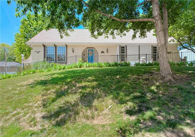 2nd image of 7600 N Park Ave, Kansas City, MO 64118 | MLS# 2630986