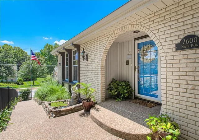 Photo 3 of Sale Pending at 7600 N Park Ave, Kansas City, MO 64118 | MLS# 2630986 | Listing updated on 2026-08-03