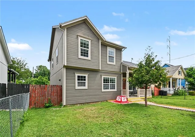 3rd image of 1210 Barnett Ave, Kansas City, KS 66102 | MLS# 2630987