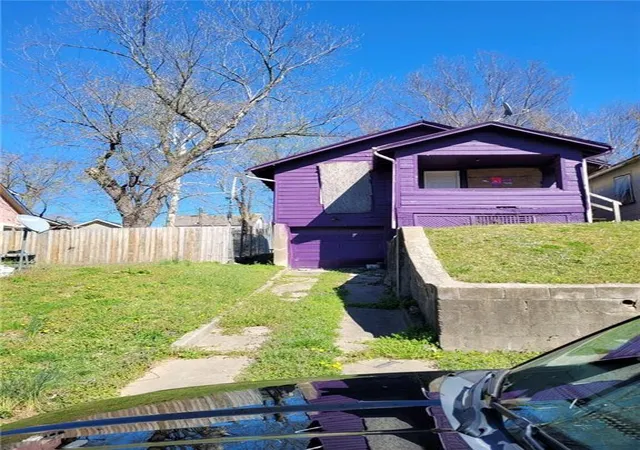 1st image of 3009 N 11th St, Kansas City, KS 66104 | MLS# 2630989