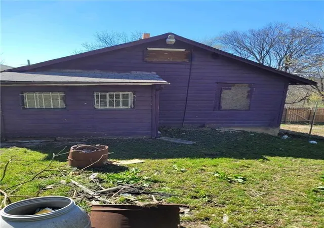 2nd image of 3009 N 11th St, Kansas City, KS 66104 | MLS# 2630989