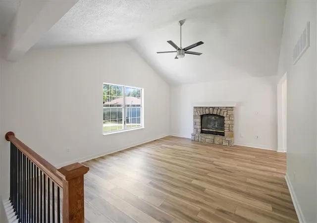 Photo 2 of Sale Pending at 318 Se Bent Tree Dr, Blue Springs, MO 64014 | MLS# 2630990 | Listing updated on 2026-09-08