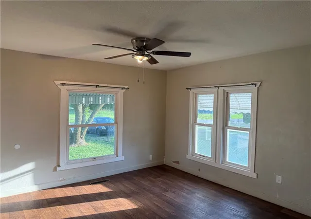 Homes for sale in Coffeyville, KS | 308 W 2Nd St, Coffeyville, KS 67337 | MLS# 2630994