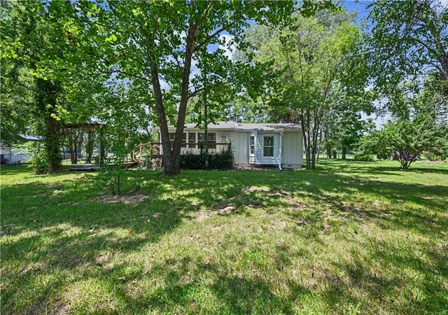 41st image of 25609 Lake Annette Rd, Freeman, MO 64746 | MLS# 2630999