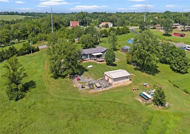 1st image of 17739 Eisenhower Rd, Leavenworth, KS 66048 | MLS# 2631009