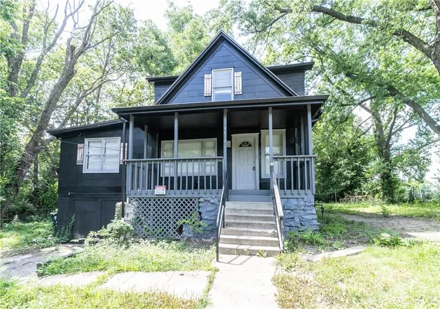 1st image of 5605 E 36th St, Kansas City, MO 64128 | MLS# 2631013