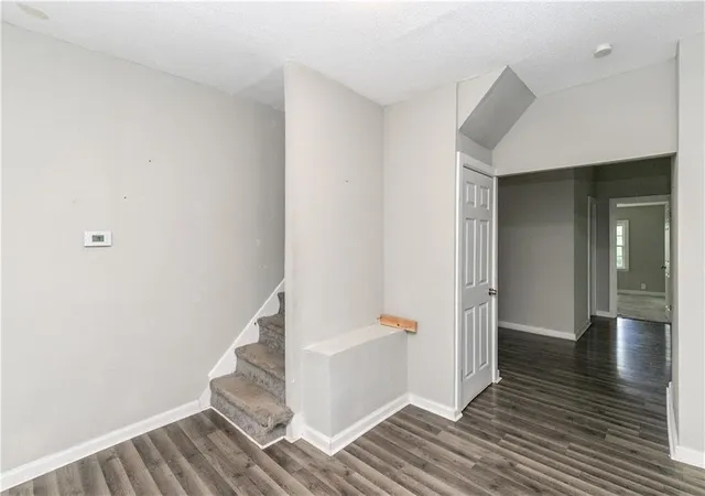 2nd image of 5605 E 36th St, Kansas City, MO 64128 | MLS# 2631013
