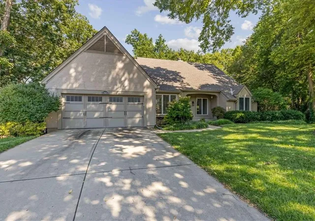 2nd image of 12613 Walmer St, Overland Park, KS 66209 | MLS# 2631021